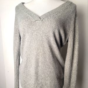 Abercrombie and Fitch V neck pullover sweater size lg.
